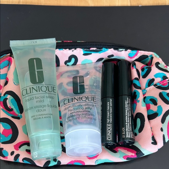 Clinique Makeup and Skincare Set with Makeup Bag - Picture 1 of 1